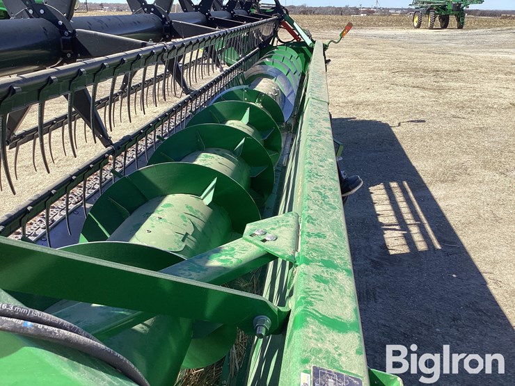 2022-john-deere-625f-image-15