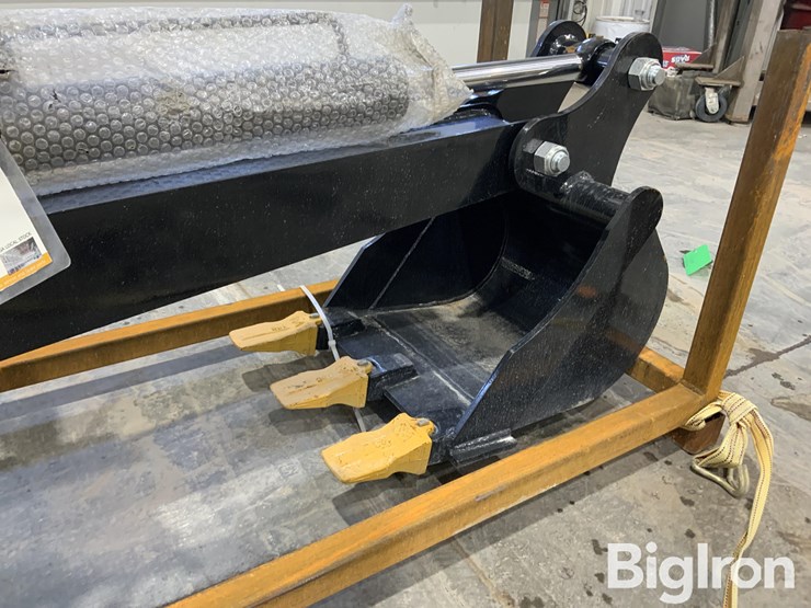 2025-massey-ferguson-730-image-13