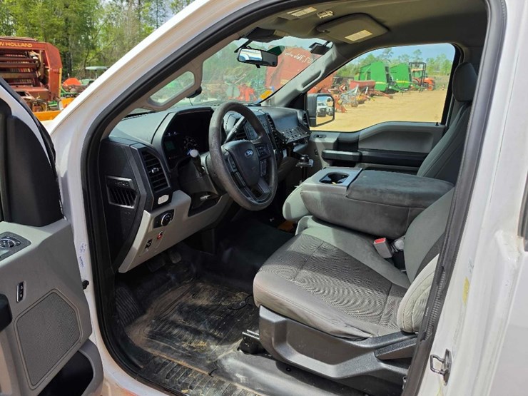 2019-ford-f150-xl-image-9