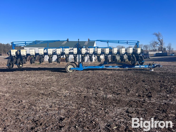 2005-kinze-3600-image-4