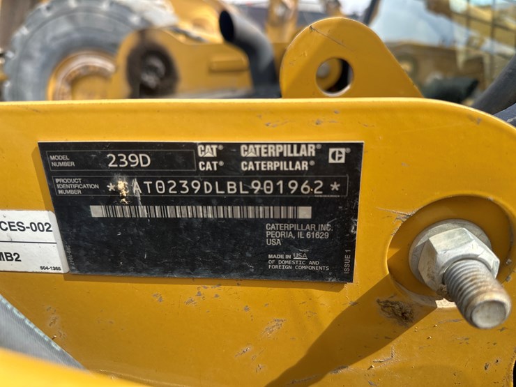 2017-caterpillar-239d-image-61