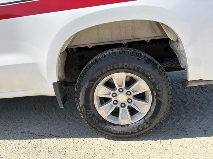 2020-chevrolet-1500-image-5