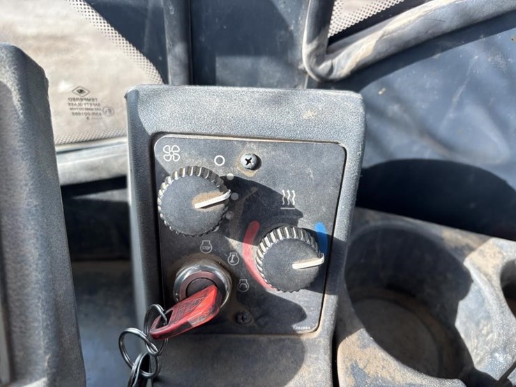 2008-deere-624j-image-38