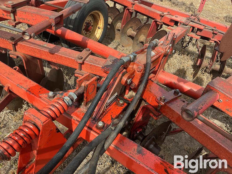 massey-ferguson-520-image-13