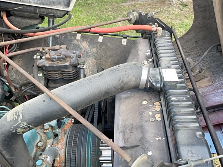 international-s1900-image-19