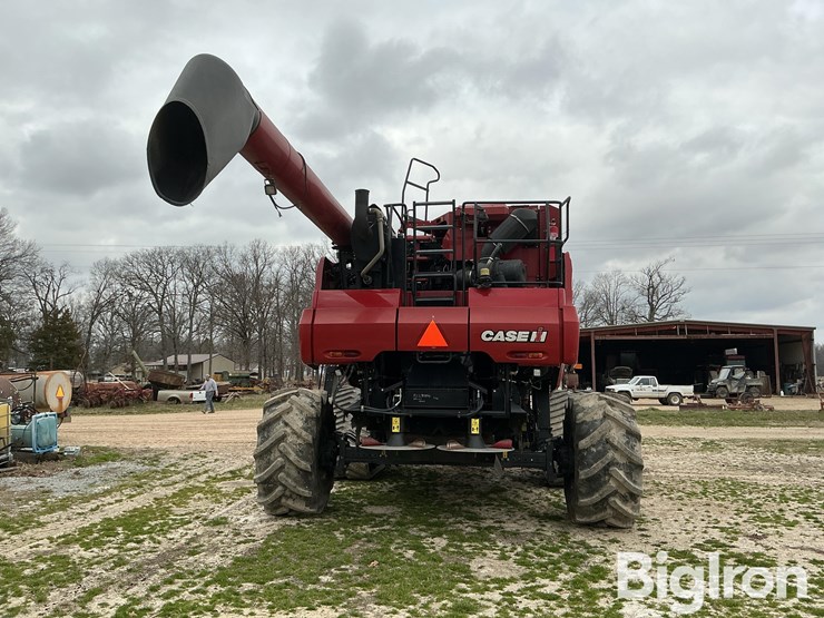 2016-case-ih-8240-image-6