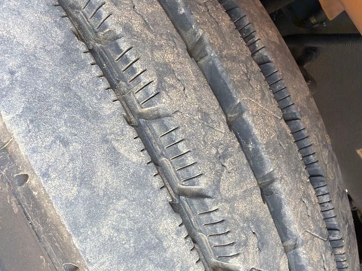 2008-thomas-saf-t-liner-c2-image-8