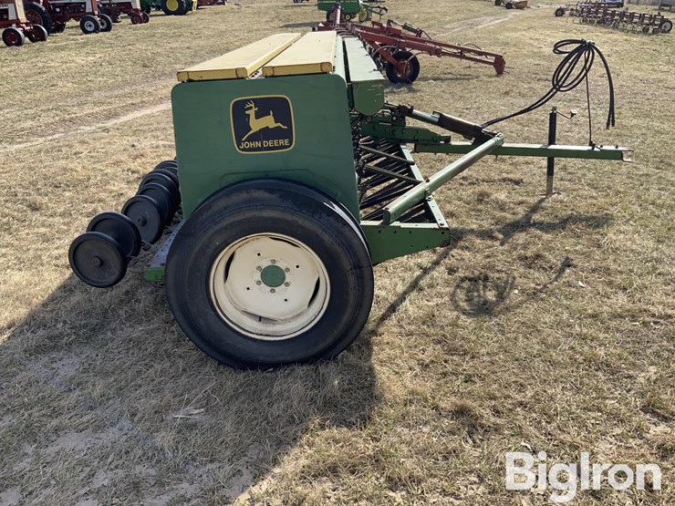 john-deere-8300-image-4