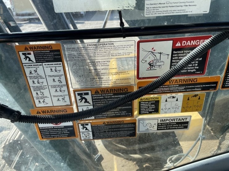 2012-deere-250g-lc-image-52