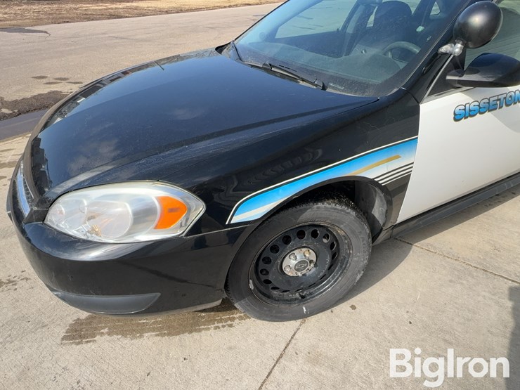 2013-chevrolet-impala-4-door-car-image-19