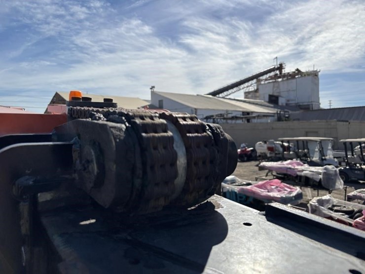 2016-jlg-8042-image-14