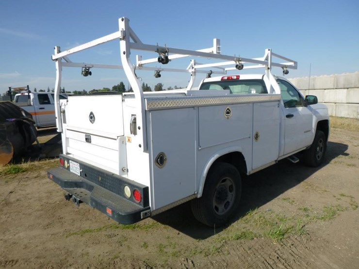 2017-chevrolet-2500-image-4