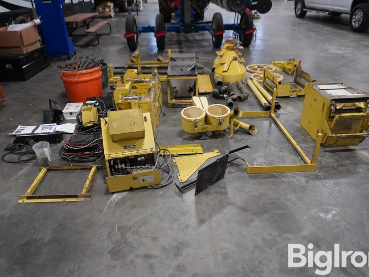 new-holland-tr88-image-4