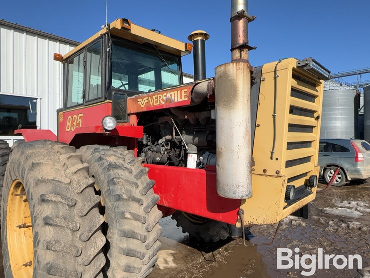 1982-versatile-835-image-13