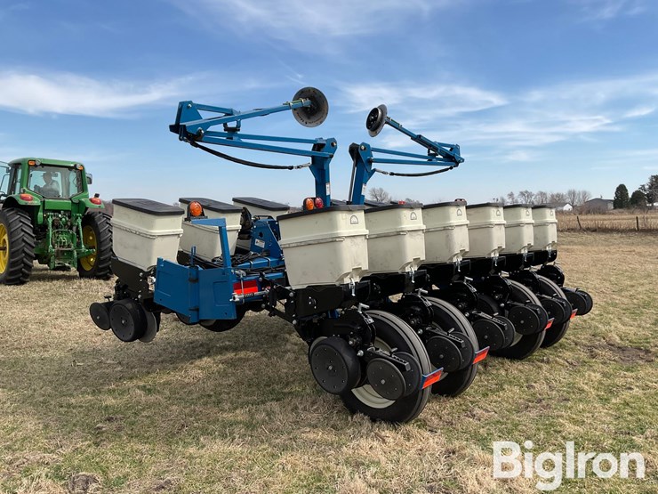 2019-kinze-3200-image-7