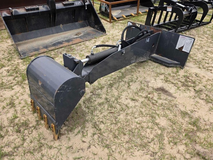 --backhoe-attachment-image-1