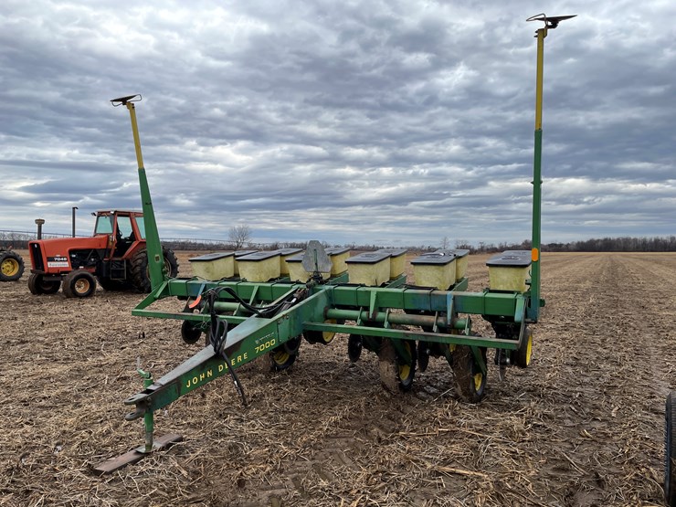 john-deere-7000-image-1