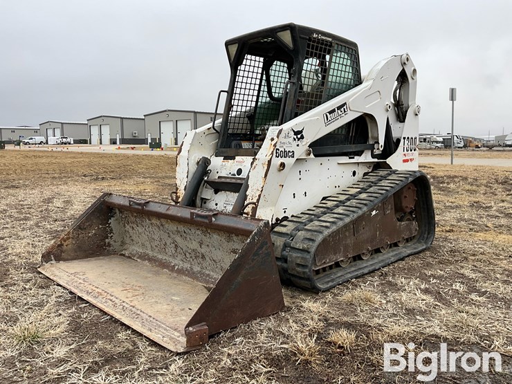 2004-bobcat-t300-image-1