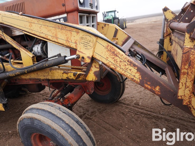 1976-international-1086-image-10