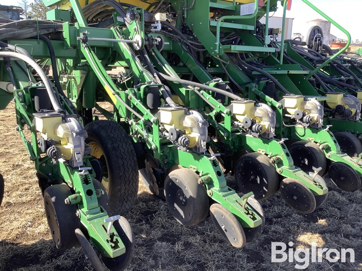 2014-john-deere-1790-ccs-image-15