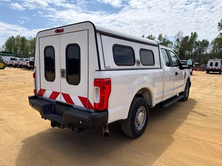 2017-ford-f250-xl-image-4