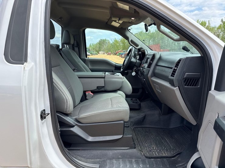 2018-ford-f250-xl-image-8