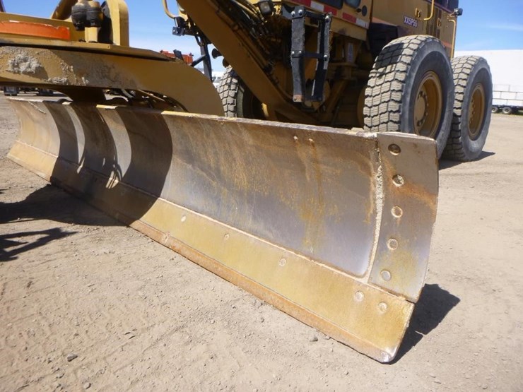 caterpillar-143h-image-17