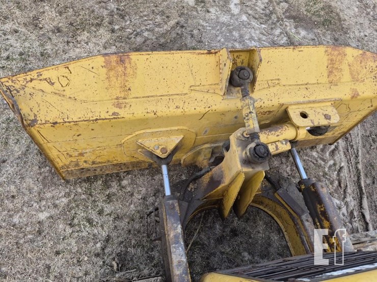 2002-caterpillar-d5g-image-16