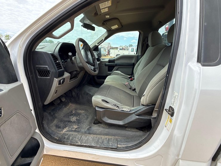 2015-ford-f150-xl-image-11