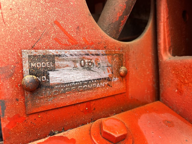 #105-•-case-1030-comfort-king-diesel-tractor-with-duals-image-47