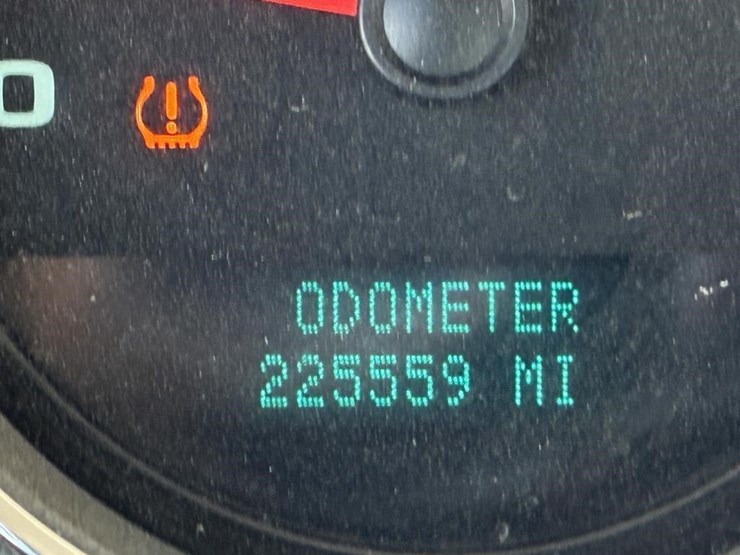 2011-chevrolet-2500-image-15