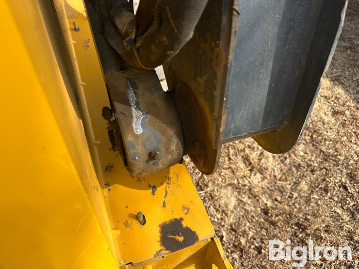 2015-deere-326e-image-19