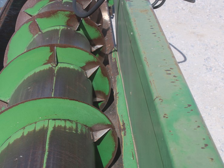 john-deere-224-image-16