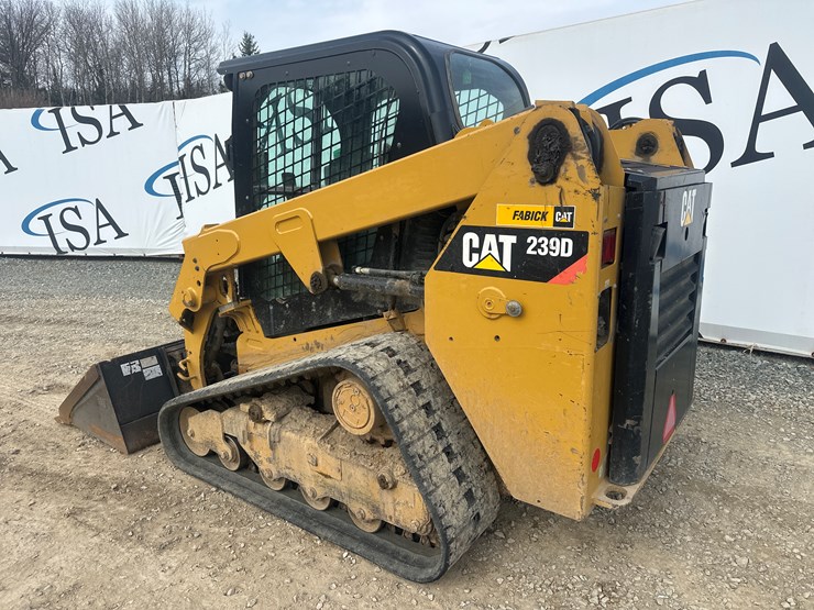 2017-caterpillar-239d-image-3