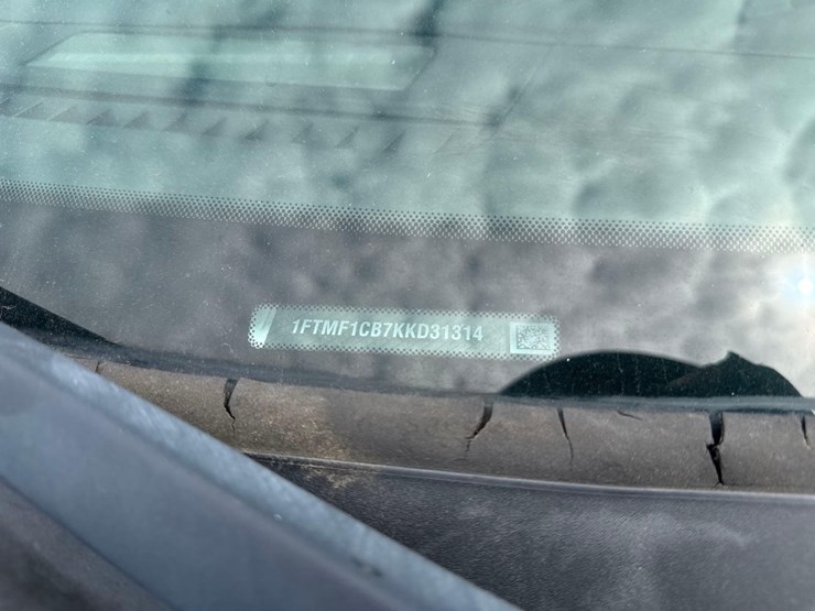 2019-ford-f150-xl-image-16