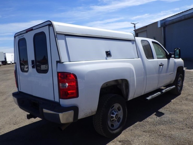 2013-chevrolet-2500hd-image-3