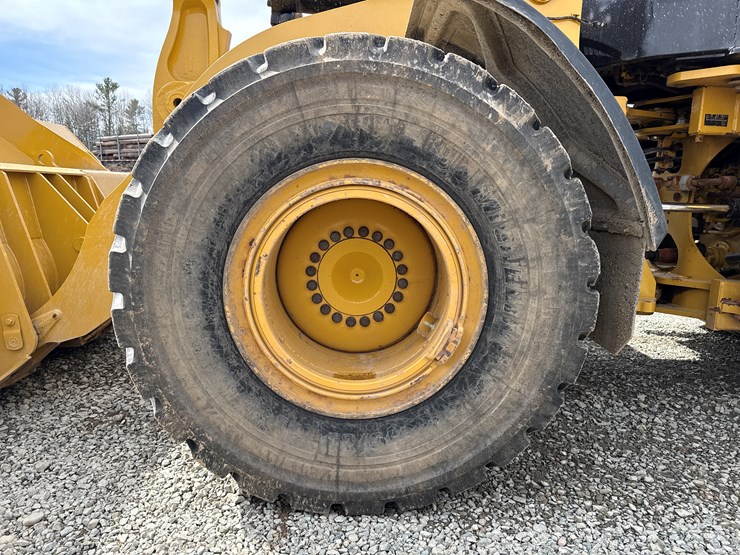 caterpillar-972-image-57