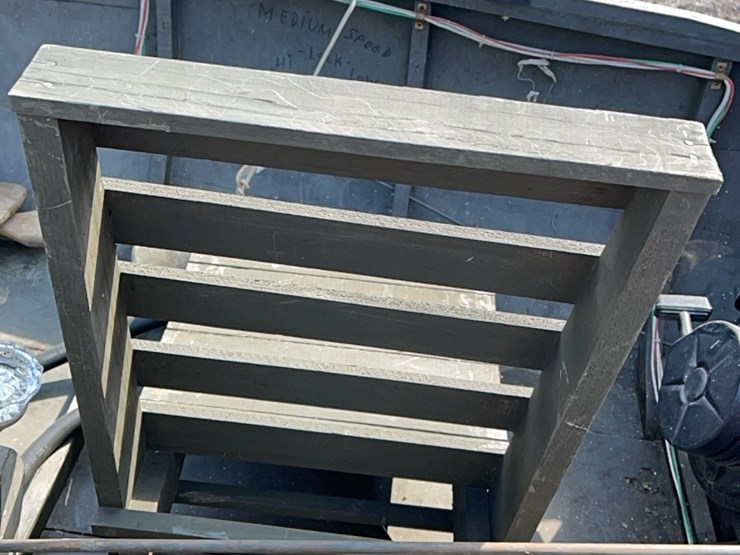 rare-super-nice-wood-reelfoot-lake-calhouns--stump-jumper-boat-with-original-seats-with-trailer-image-17