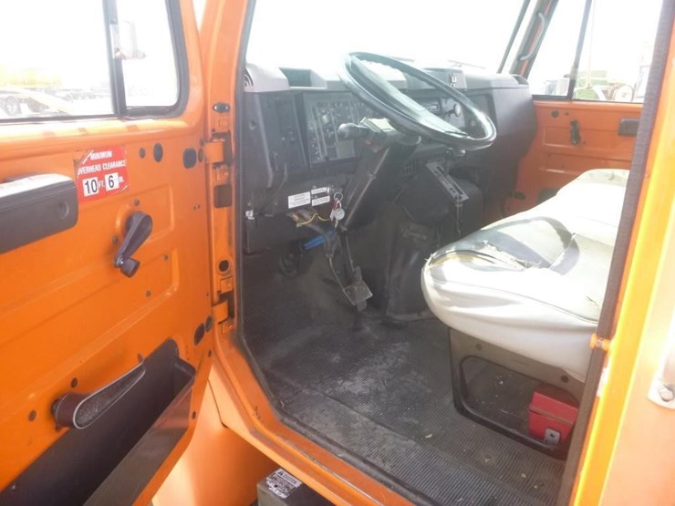 2000-international-4700-image-8