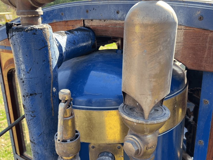 frick-steam-locomotive-with-track-image-84