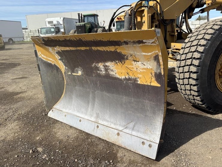 2006-caterpillar-143h-image-17