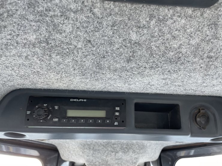 2013-deere-700k-lgp-image-35