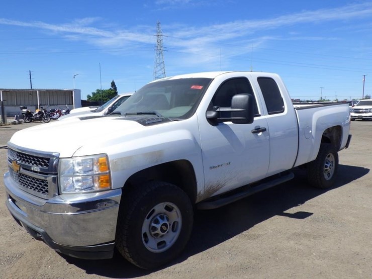 2013-chevrolet-2500hd-image-1