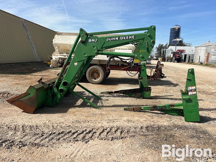 john-deere-840-image-8