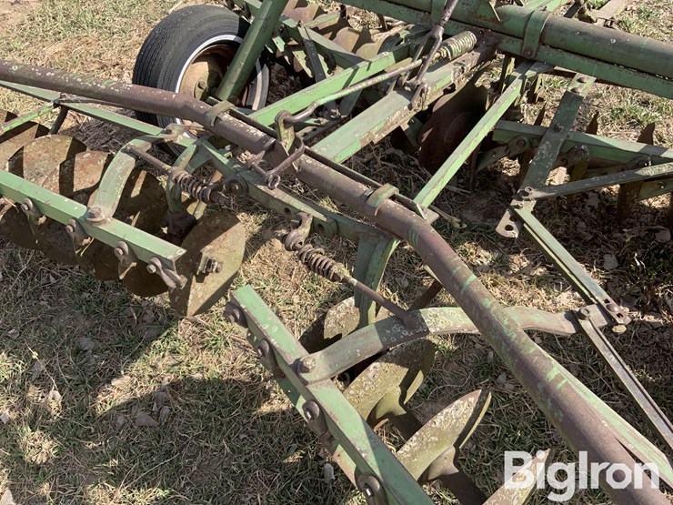 john-deere-12-image-15