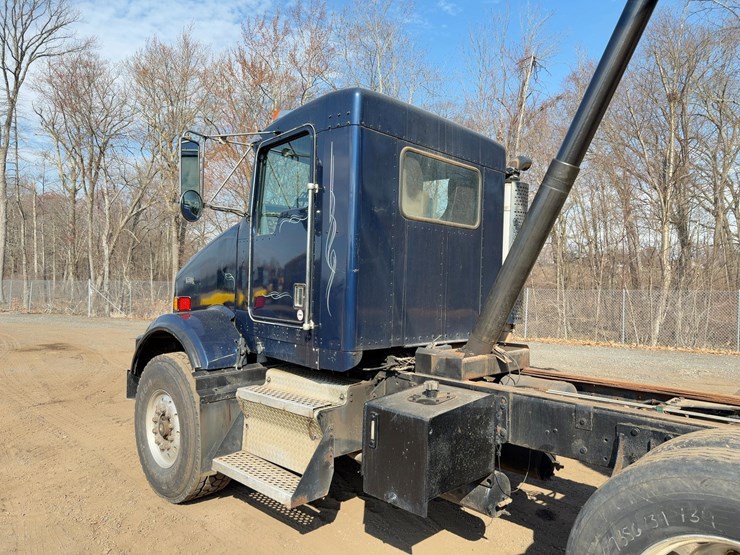 2001-kenworth-t800-image-12