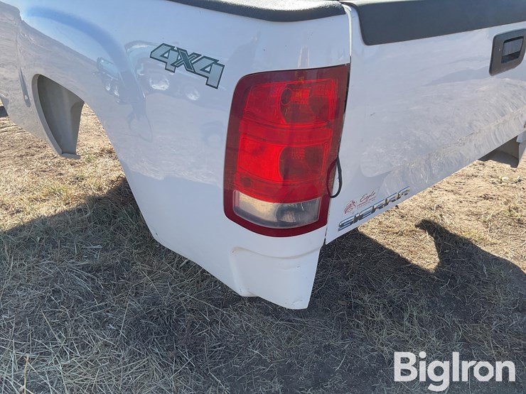 2013-gmc-3500-image-14