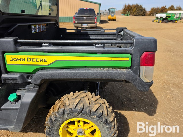 2021-john-deere-gator-image-11