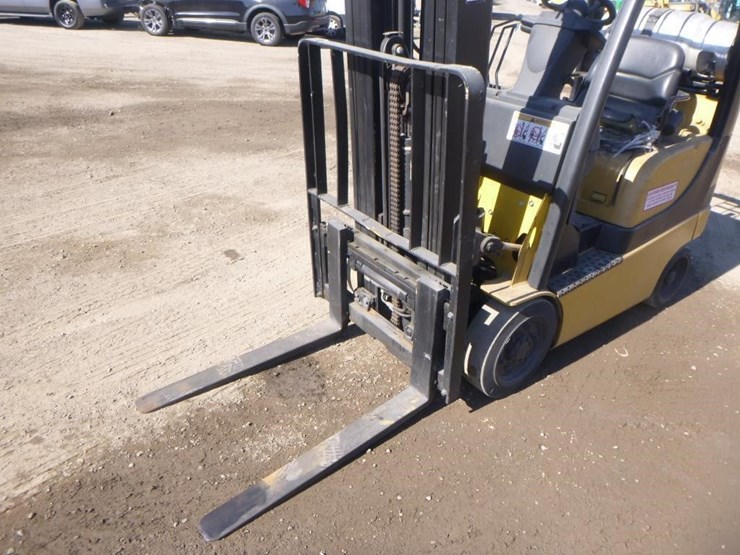 yale-glc30-forklift-image-9