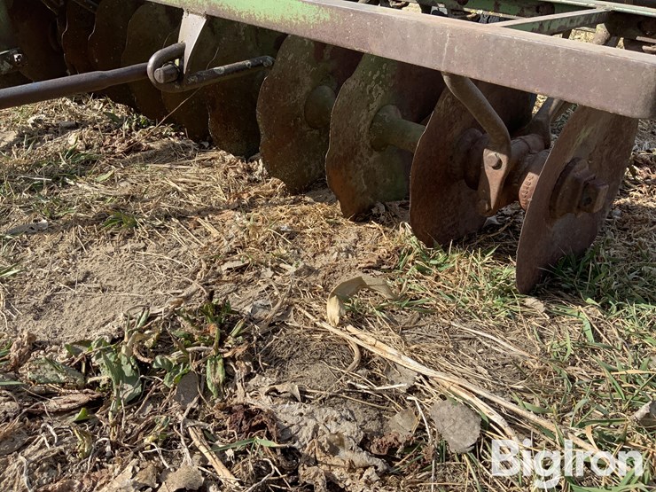 john-deere-12-image-11